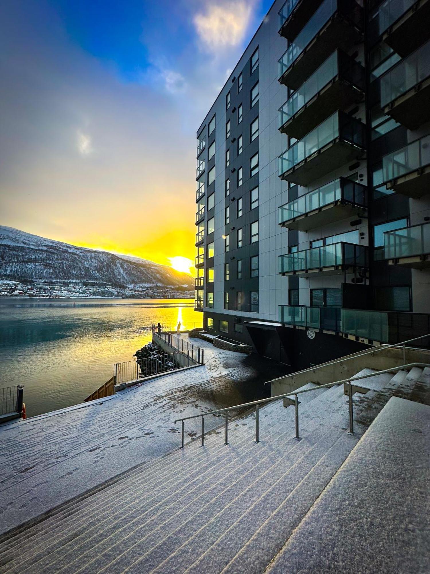 Moderne Ved Sjokanten Apartment *